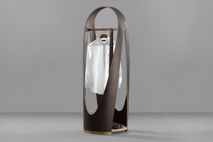 Incurvate Valet Stand Wriver 