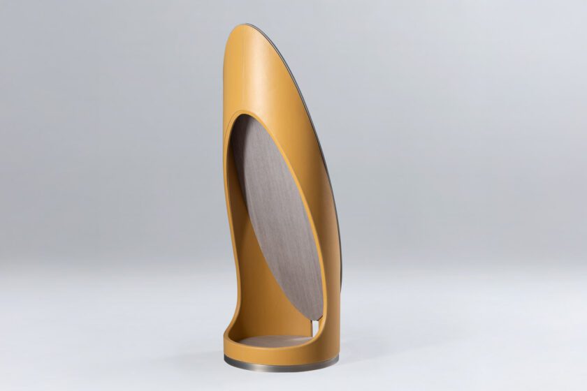 Incurvate Free Standing Mirror Wriver