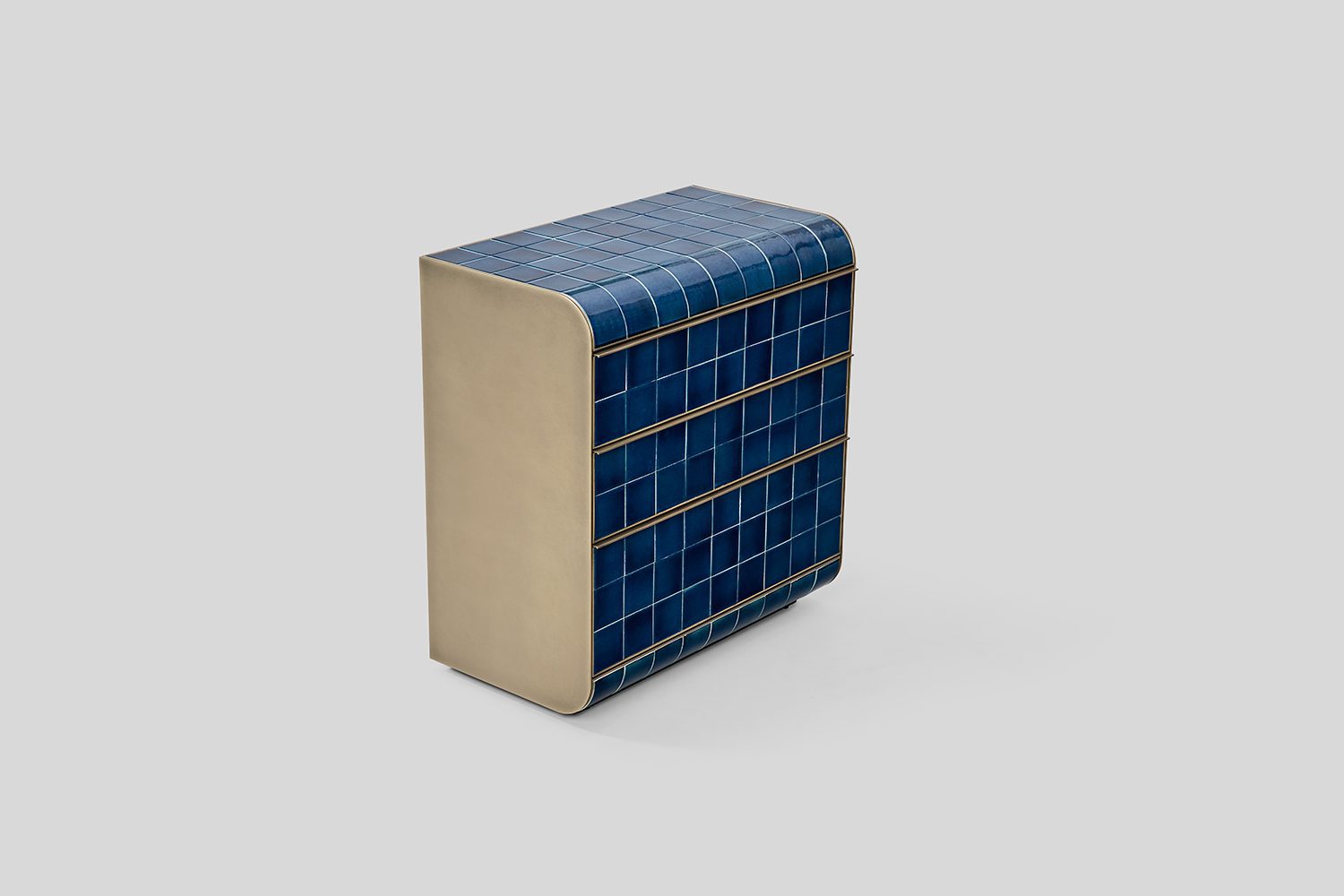 Pezzo Chest Of Drawers