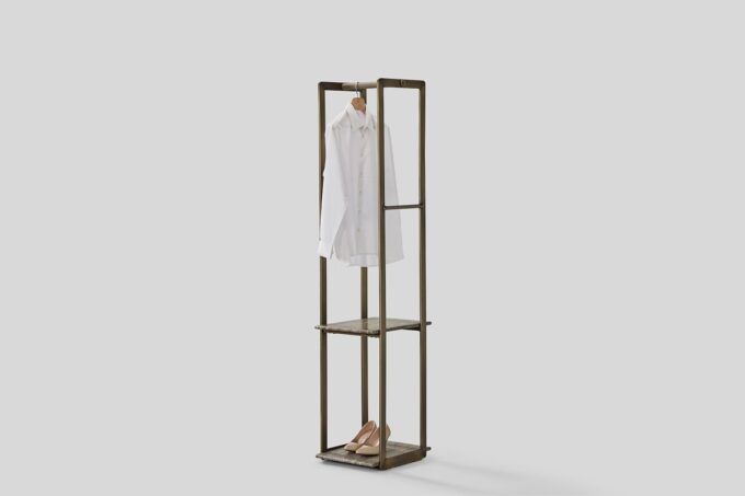 Capio Valet Stand