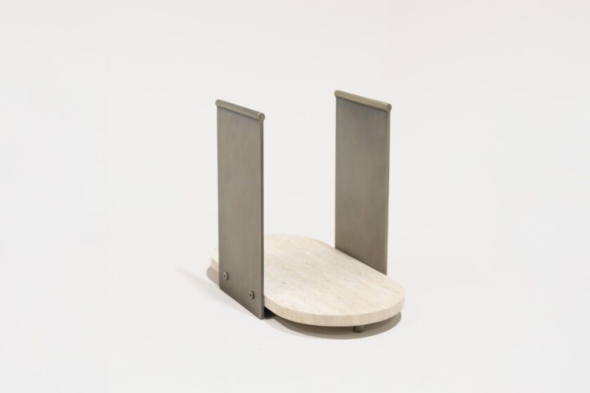 Plana Magazine Stand