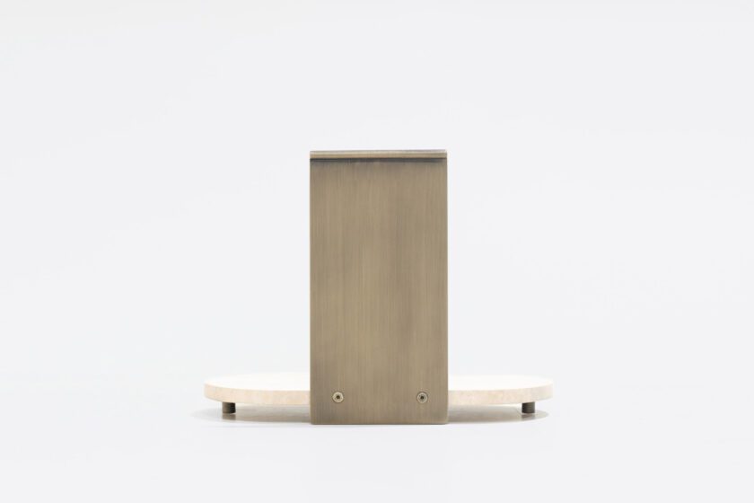 Plana Magazine Stand