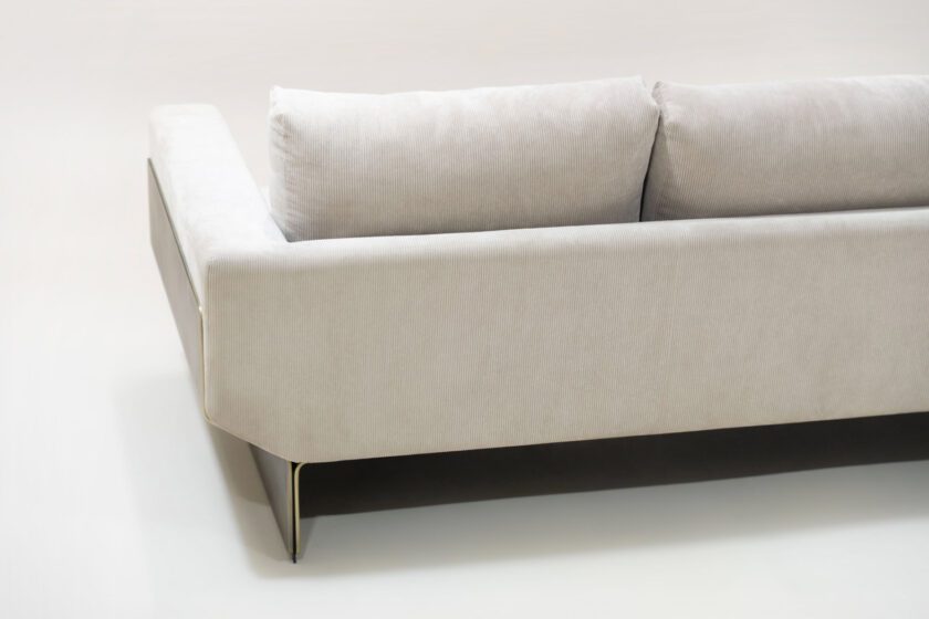Adler Sofa Wriver