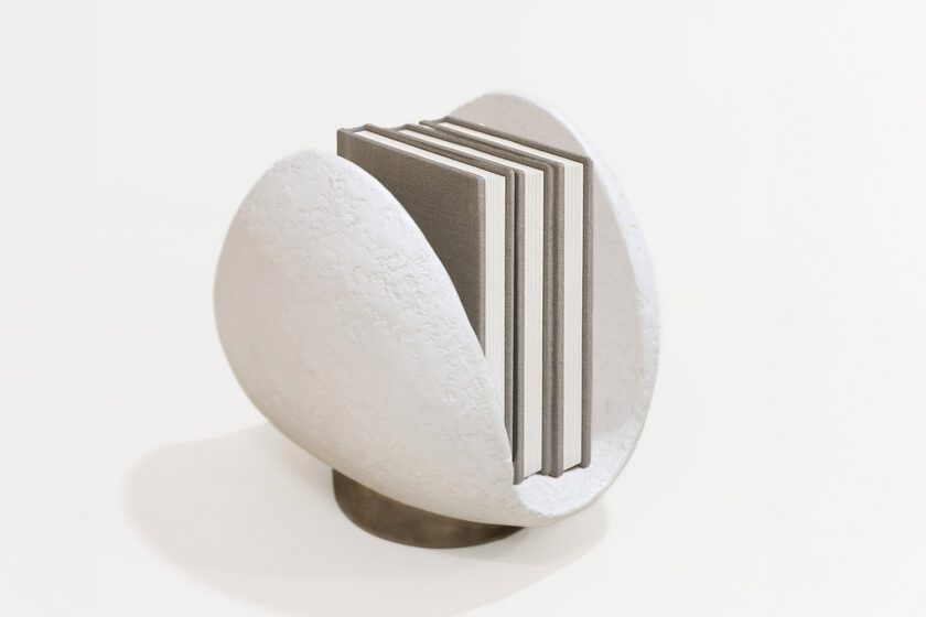 Klem Magazine Stand Wriver