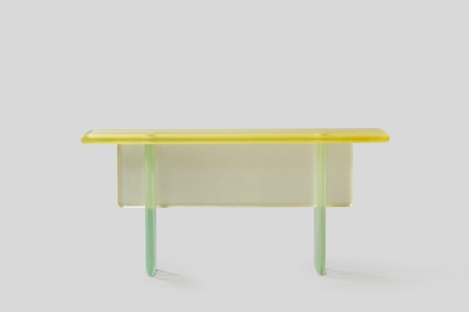 Flou Console