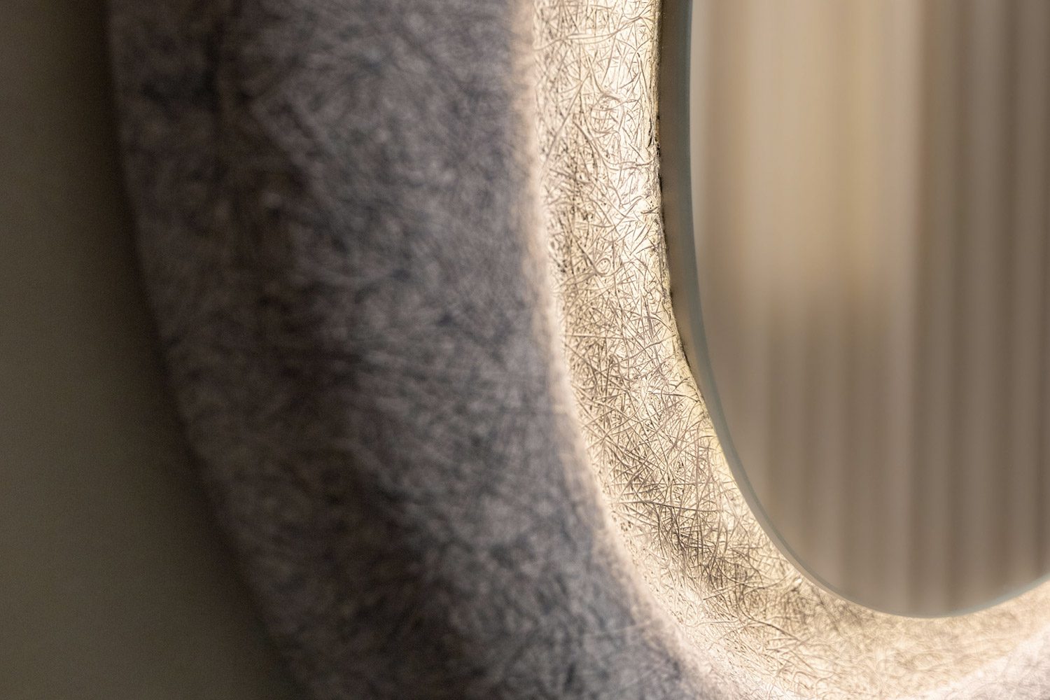 Veia Wall Hanging Mirror Wriver