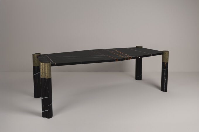 Presa Dining Table