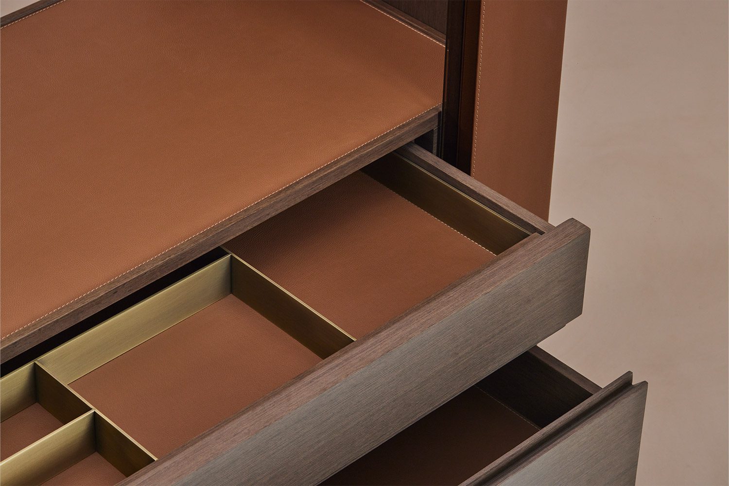 Tria Bar Cabinet Wriver