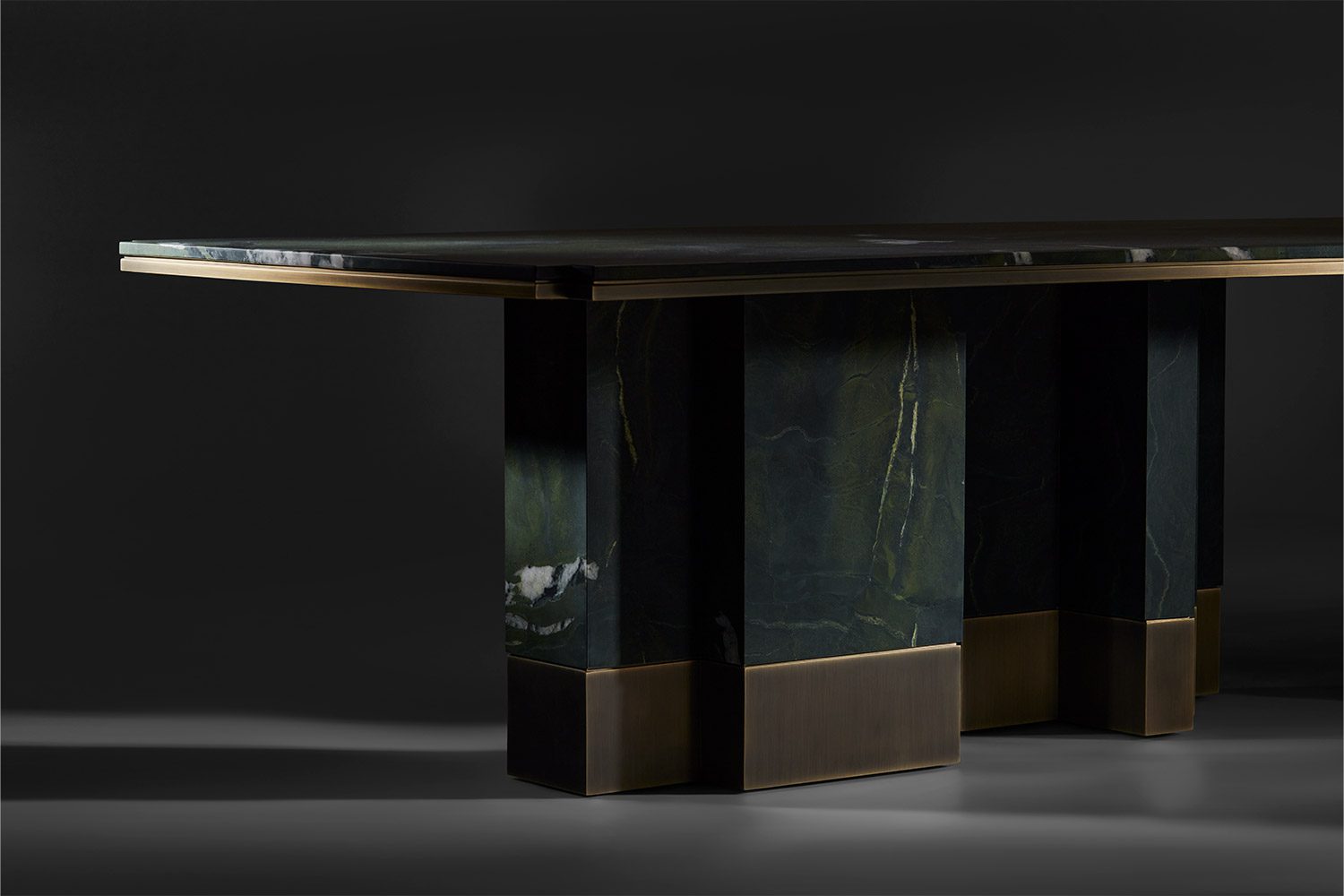 Ordine Dining Table